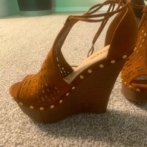 Size 8 wedges
